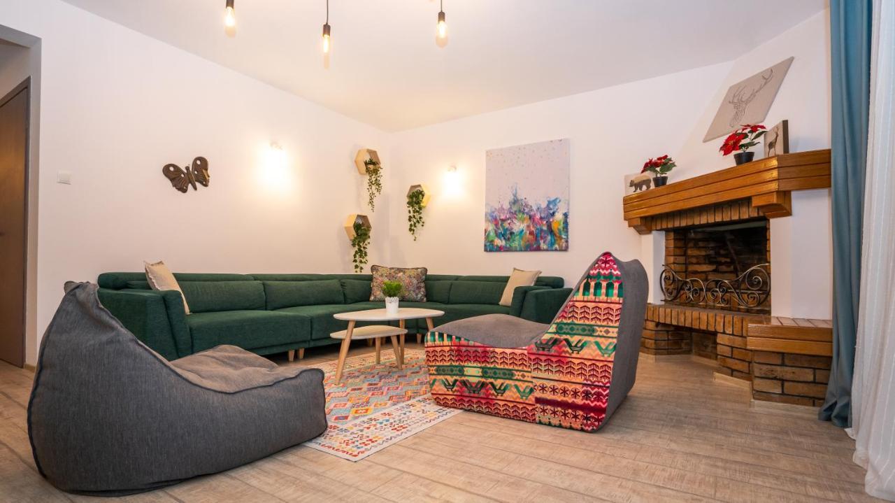 Family Treez Premium Apartments 포이아나브라소프 외부 사진