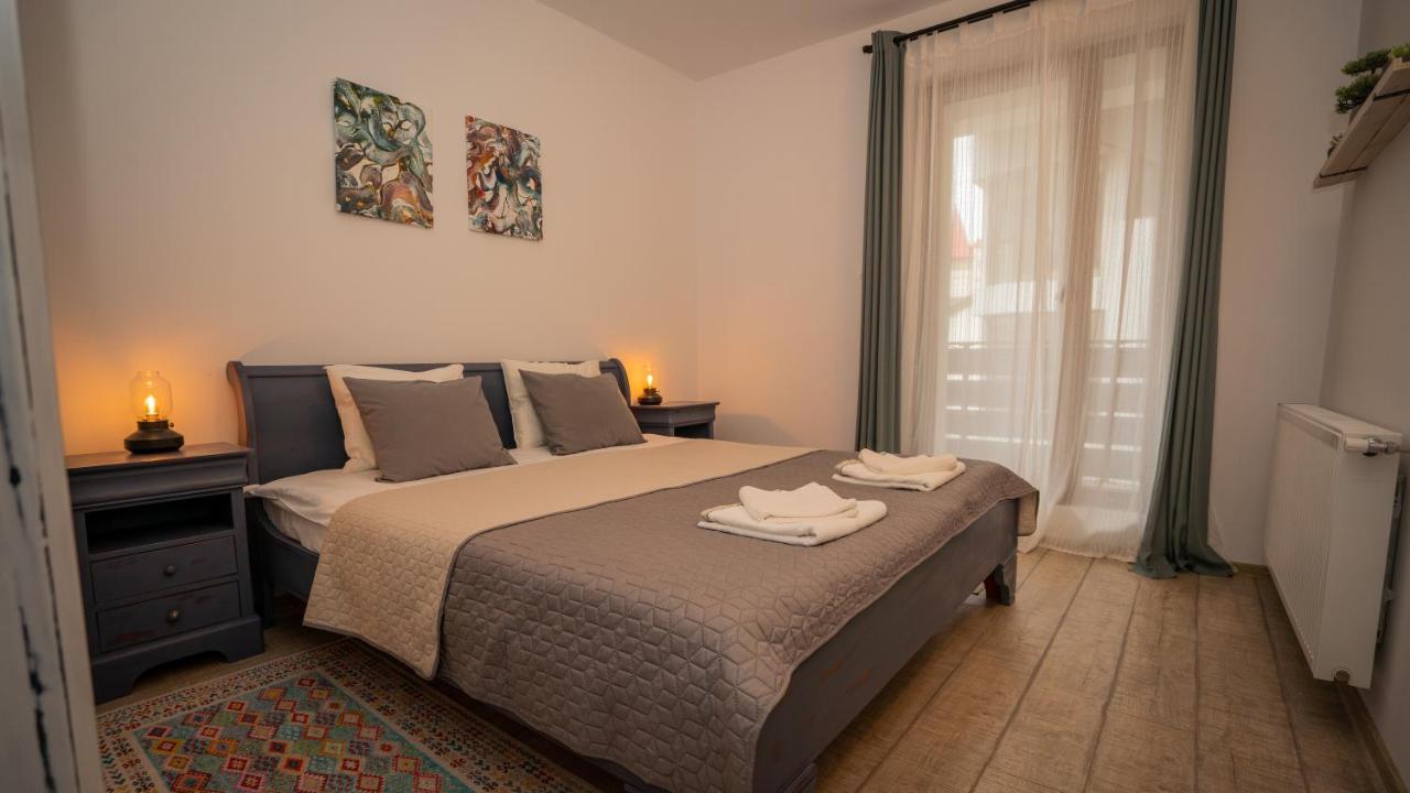Family Treez Premium Apartments 포이아나브라소프 외부 사진