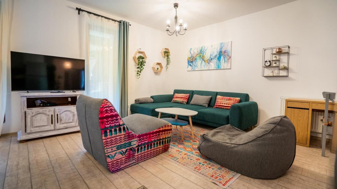 Family Treez Premium Apartments 포이아나브라소프 외부 사진