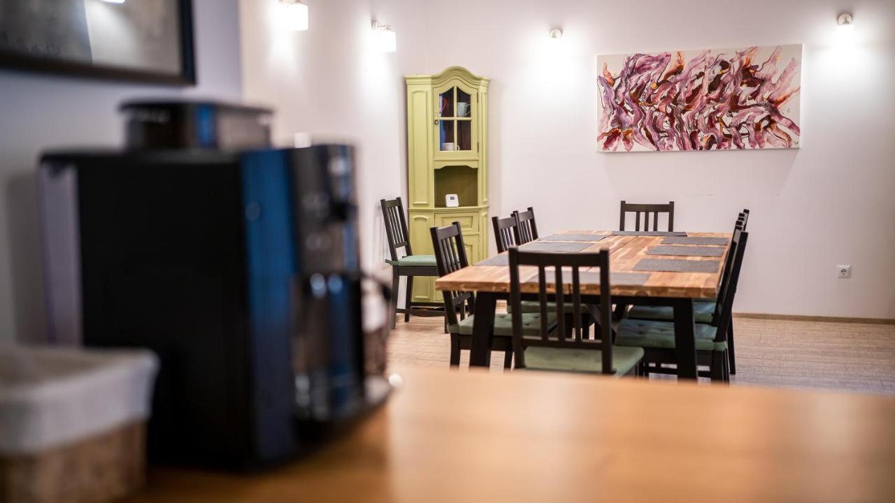 Family Treez Premium Apartments 포이아나브라소프 외부 사진