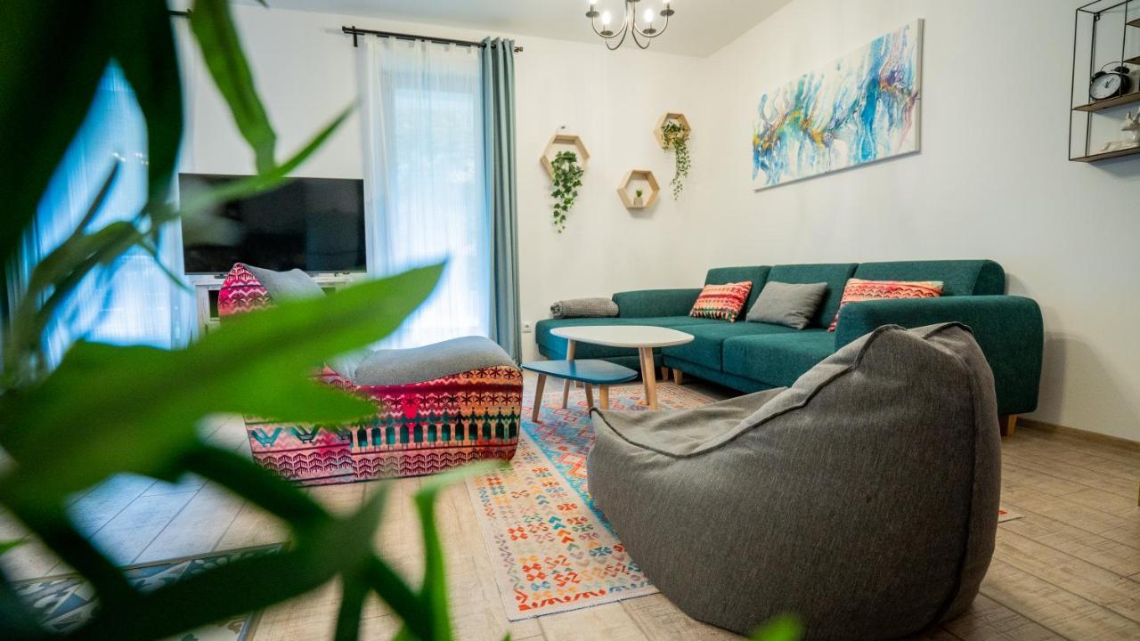 Family Treez Premium Apartments 포이아나브라소프 외부 사진