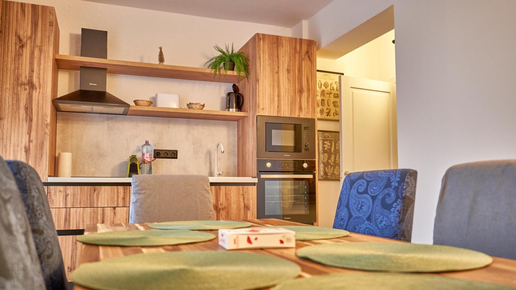 Family Treez Premium Apartments 포이아나브라소프 외부 사진