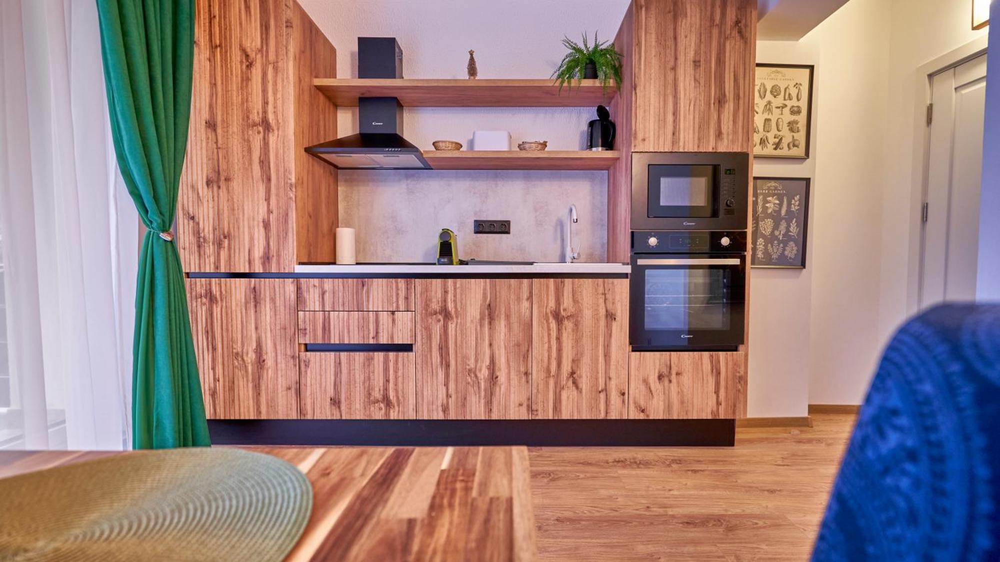 Family Treez Premium Apartments 포이아나브라소프 외부 사진