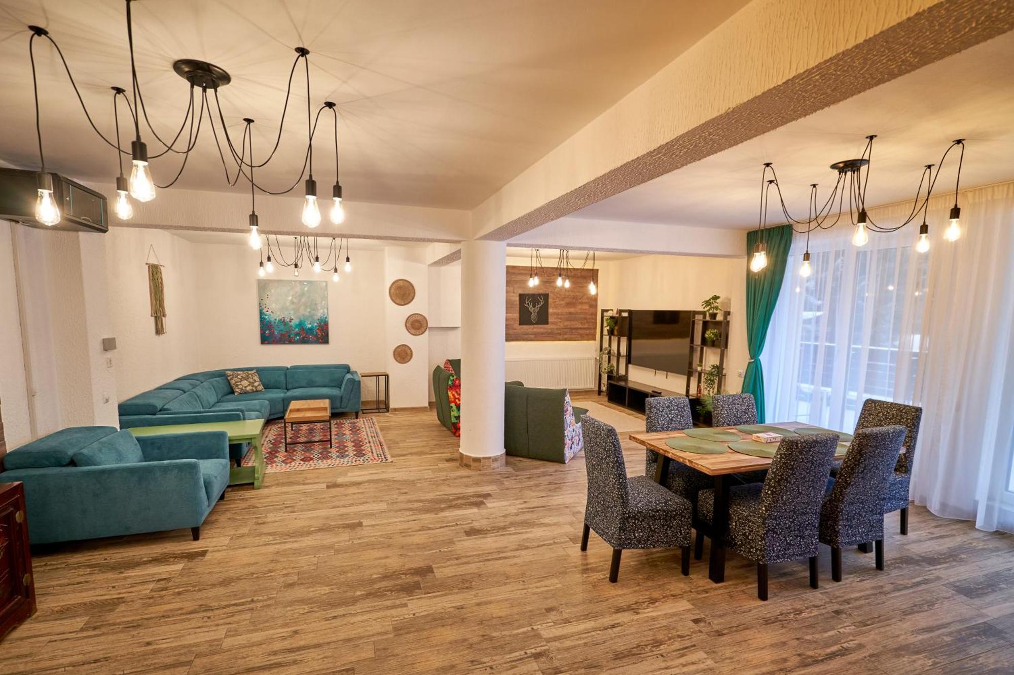 Family Treez Premium Apartments 포이아나브라소프 외부 사진