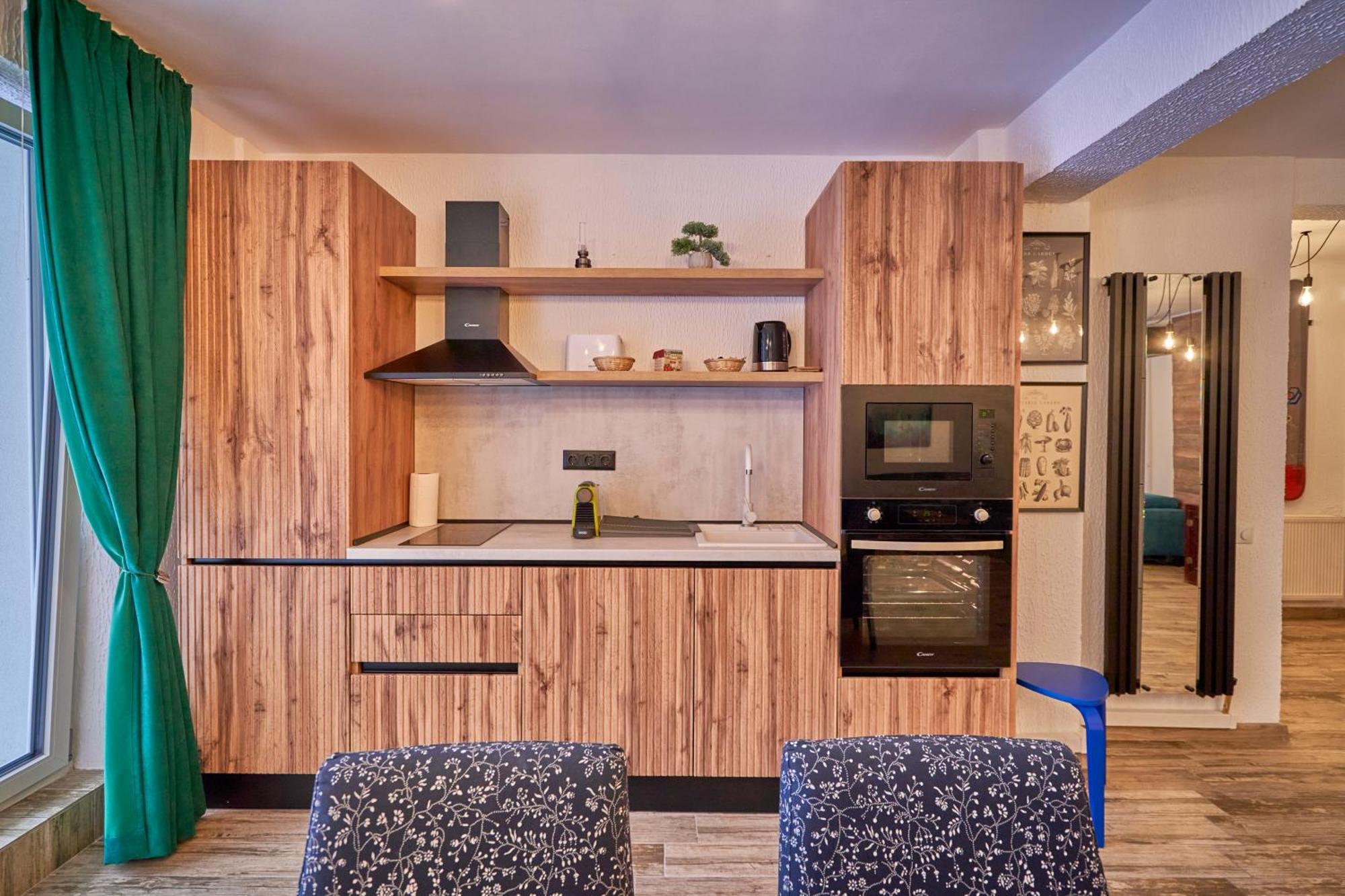 Family Treez Premium Apartments 포이아나브라소프 외부 사진